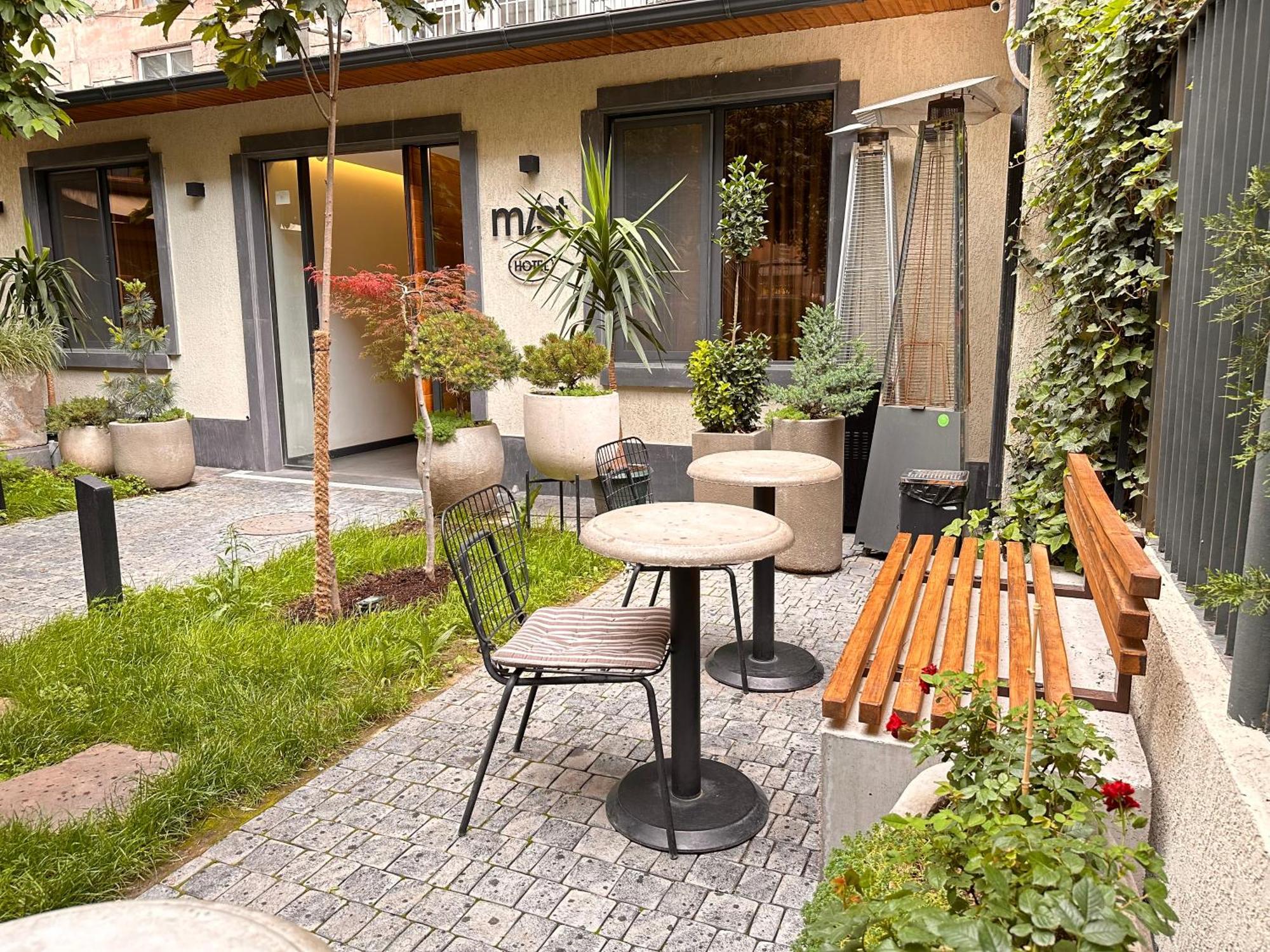 Mist Boutique Hotel Jerevan Exteriör bild